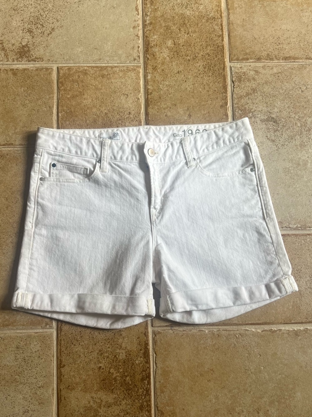 GAP Women’s Size 29 Straight White Denim Shorts Cuffed Jean Shorts